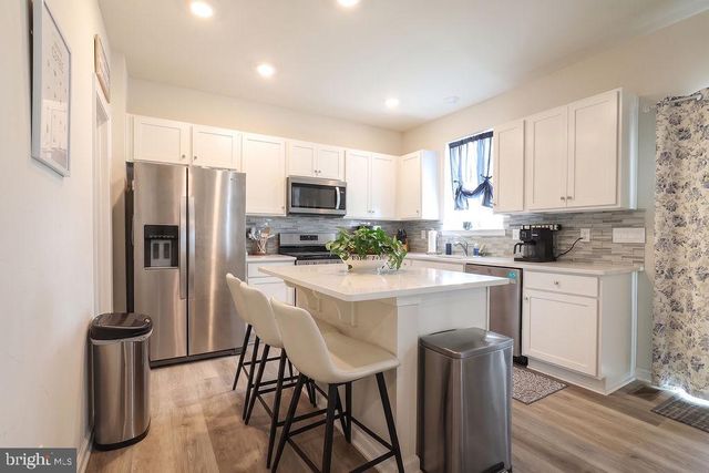 9 LOOKOUT AVE, Barnegat, NJ 08005