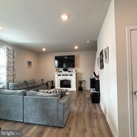 9 LOOKOUT AVE, Barnegat, NJ 08005