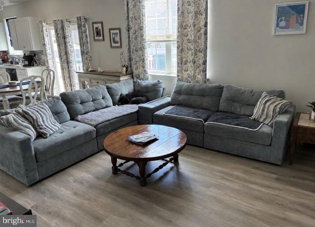9 LOOKOUT AVE, Barnegat, NJ 08005