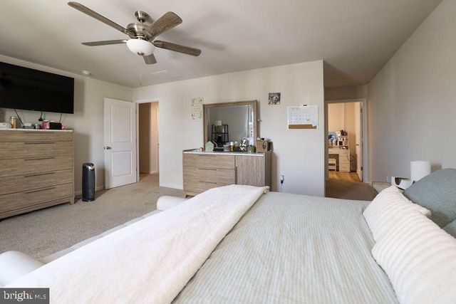 9 LOOKOUT AVE, Barnegat, NJ 08005