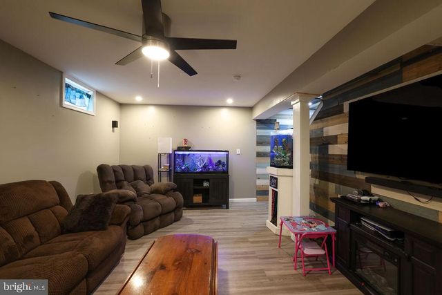9 LOOKOUT AVE, Barnegat, NJ 08005