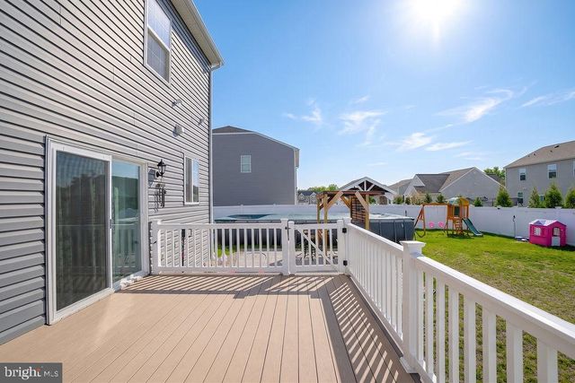 9 LOOKOUT AVE, Barnegat, NJ 08005