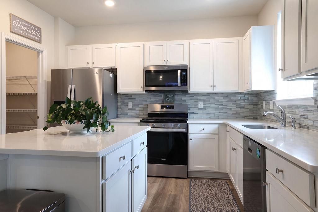 9 LOOKOUT AVE, Barnegat, NJ 08005