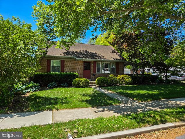 524 LOCUST ST, Denver, PA 17517