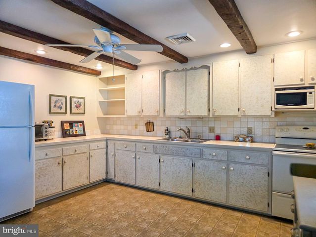 524 LOCUST ST, Denver, PA 17517