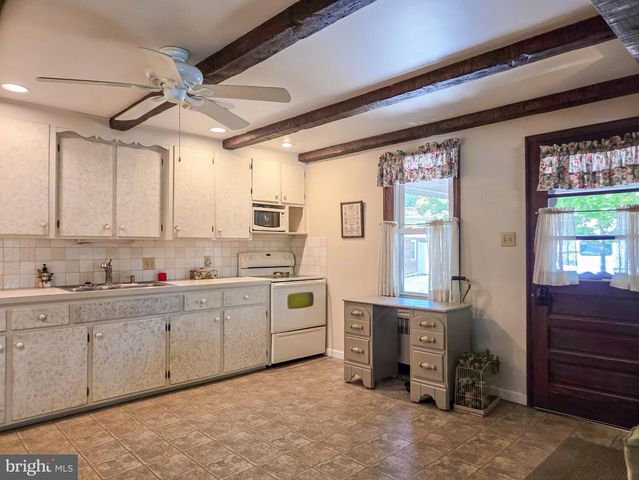 524 LOCUST ST, Denver, PA 17517
