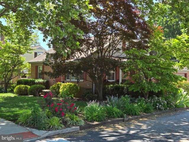 524 LOCUST ST, Denver, PA 17517