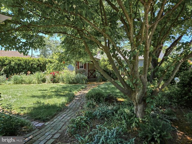 524 LOCUST ST, Denver, PA 17517