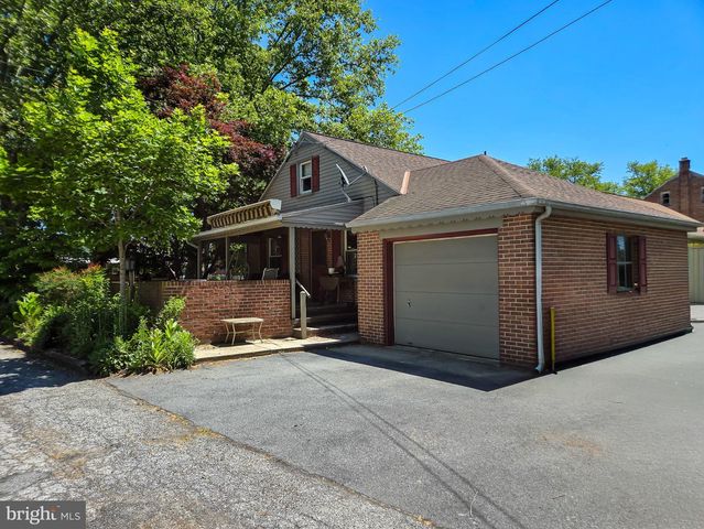 524 LOCUST ST, Denver, PA 17517
