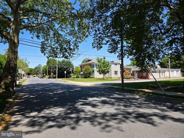 524 LOCUST ST, Denver, PA 17517