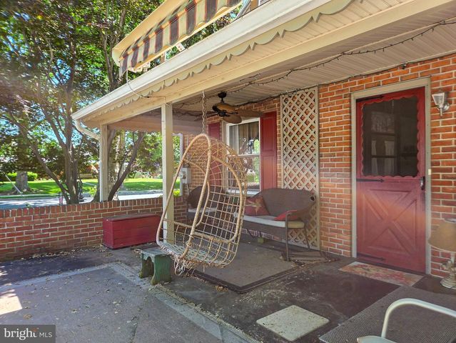 524 LOCUST ST, Denver, PA 17517