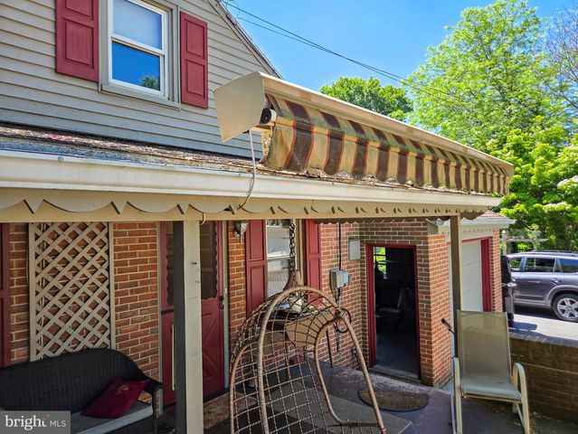 524 LOCUST ST, Denver, PA 17517