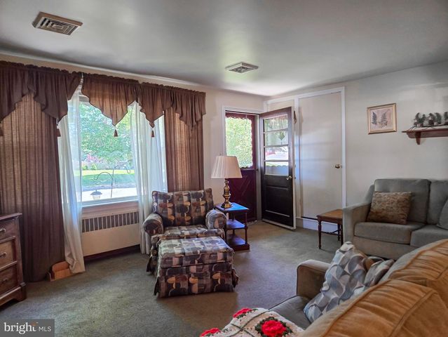 524 LOCUST ST, Denver, PA 17517