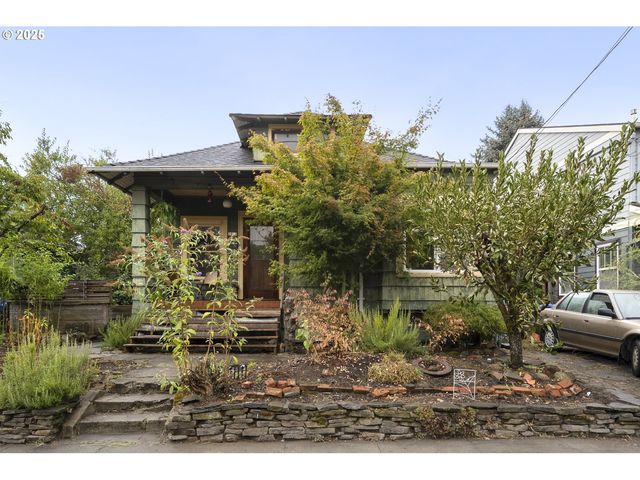 1013 Ne SUMNER St, Portland, OR 97211