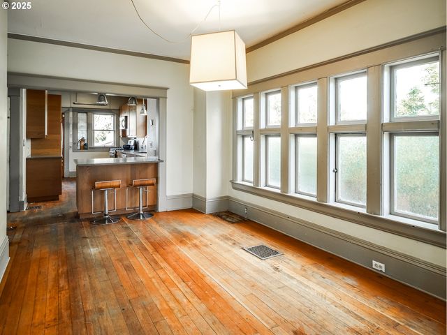 1013 Ne SUMNER St, Portland, OR 97211