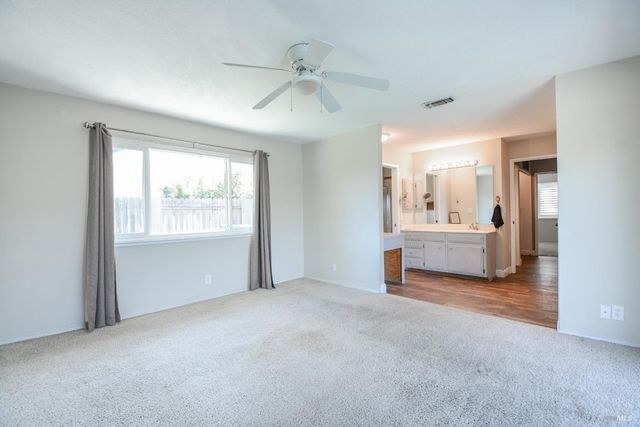 255 Alderglen Dr, Dixon, CA 95620