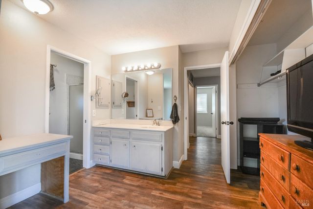 255 Alderglen Dr, Dixon, CA 95620