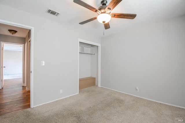 255 Alderglen Dr, Dixon, CA 95620