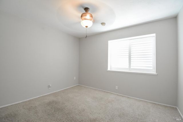 255 Alderglen Dr, Dixon, CA 95620