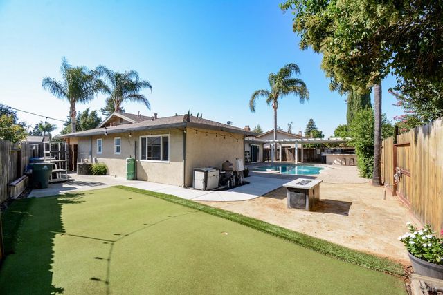 255 Alderglen Dr, Dixon, CA 95620