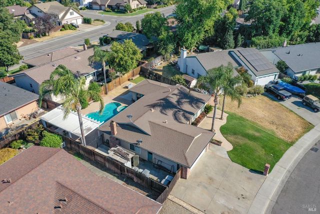 255 Alderglen Dr, Dixon, CA 95620