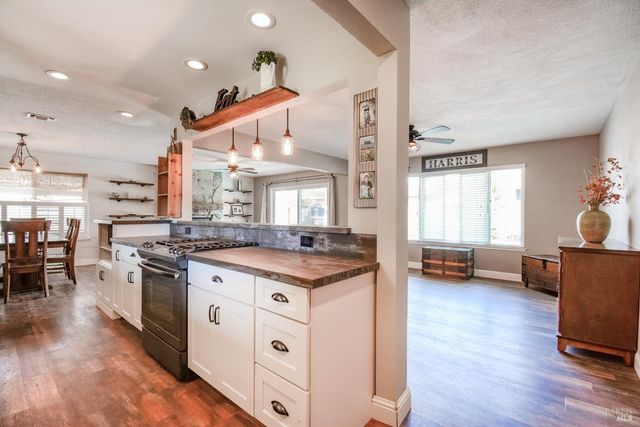 255 Alderglen Dr, Dixon, CA 95620
