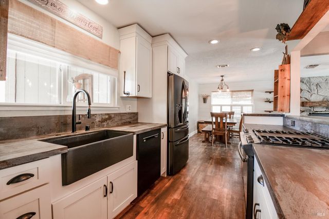 255 Alderglen Dr, Dixon, CA 95620