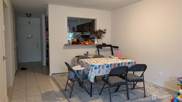 12 Sunflower Court, Edison, NJ 08820