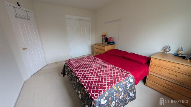 12 Sunflower Court, Edison, NJ 08820