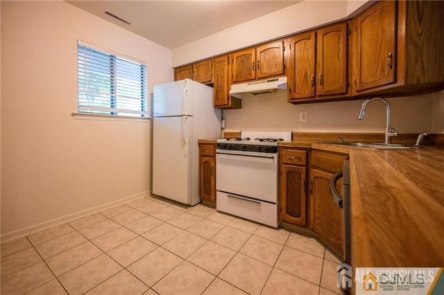 12 Sunflower Court, Edison, NJ 08820