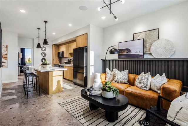 12721 Sky Place 8, Hawthorne, CA 90250