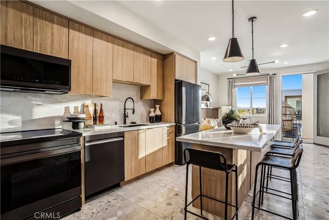 12721 Sky Place 8, Hawthorne, CA 90250