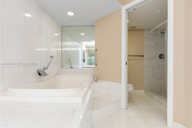 3500 Mystic Pointe Dr 2603, Aventura, FL 33180