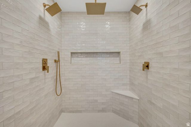 10158 S BUTTERCUP DR, Sandy, UT 84092