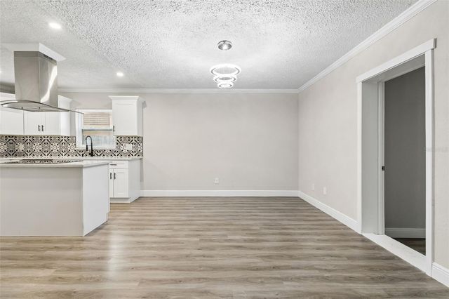 7403 SPRING COURT, Tampa, FL 33634