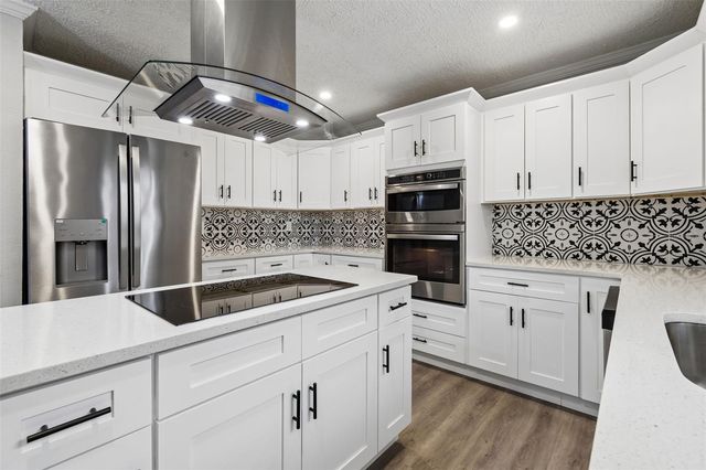 7403 SPRING COURT, Tampa, FL 33634