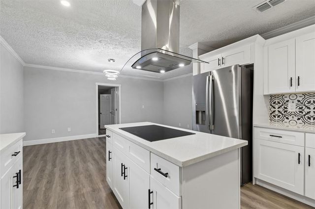 7403 SPRING COURT, Tampa, FL 33634