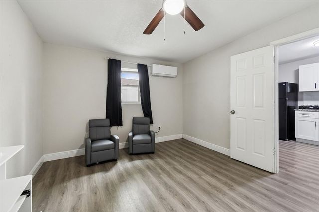 7403 SPRING COURT, Tampa, FL 33634