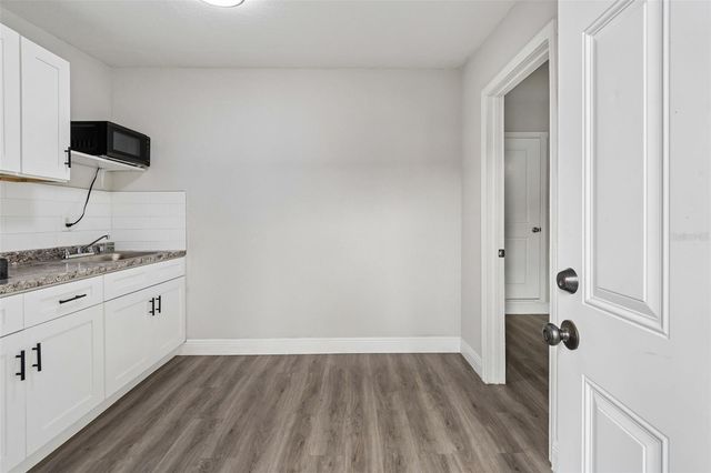 7403 SPRING COURT, Tampa, FL 33634