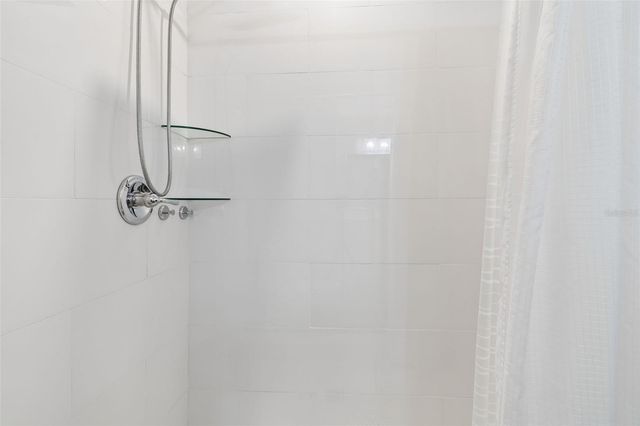 7403 SPRING COURT, Tampa, FL 33634