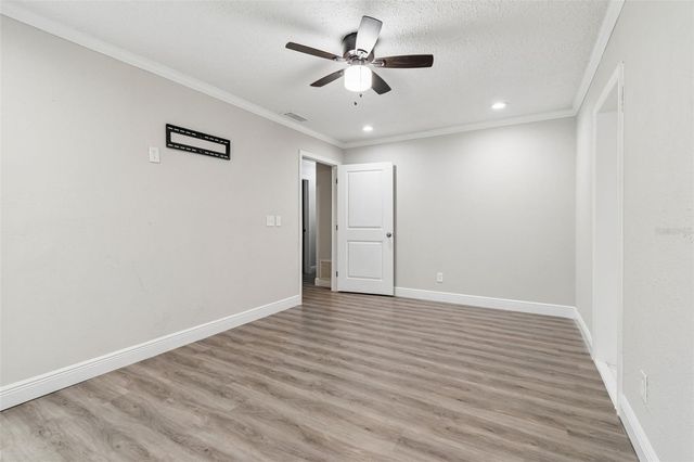 7403 SPRING COURT, Tampa, FL 33634