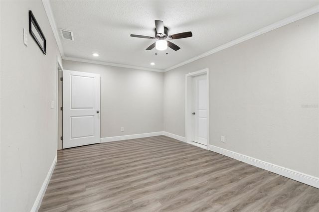 7403 SPRING COURT, Tampa, FL 33634