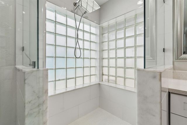 7403 SPRING COURT, Tampa, FL 33634