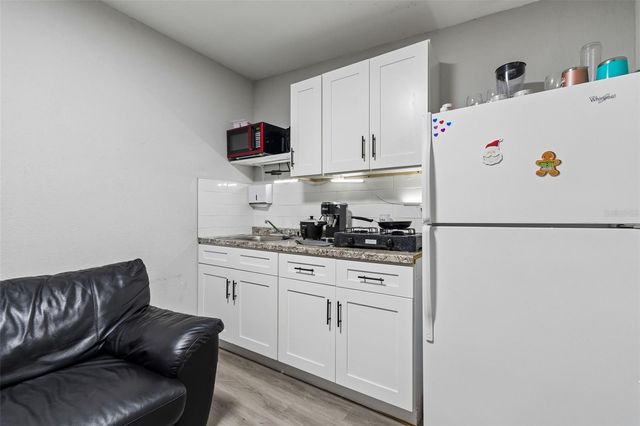 7403 SPRING COURT, Tampa, FL 33634