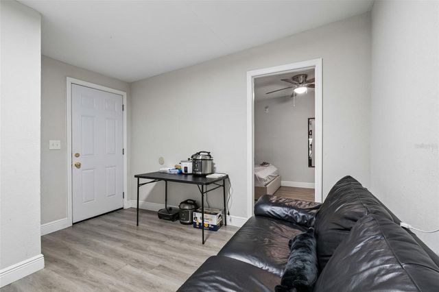 7403 SPRING COURT, Tampa, FL 33634