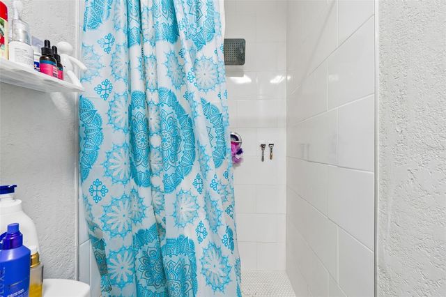 7403 SPRING COURT, Tampa, FL 33634