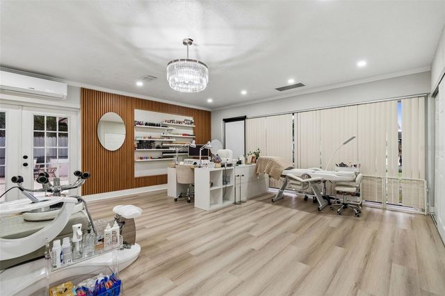 7403 SPRING COURT, Tampa, FL 33634