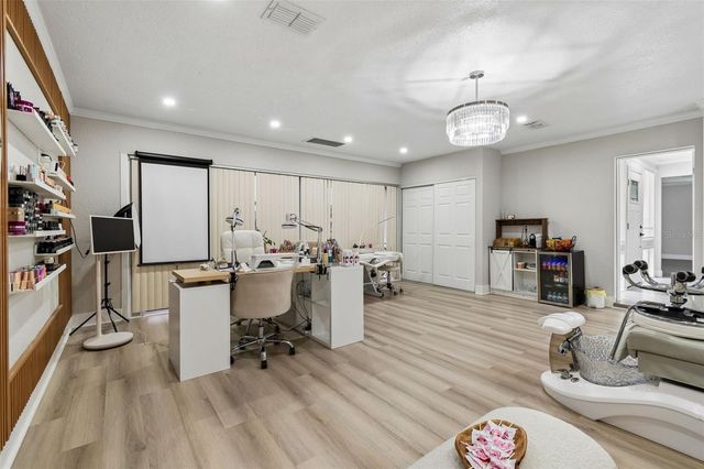 7403 SPRING COURT, Tampa, FL 33634