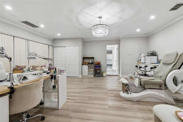 7403 SPRING COURT, Tampa, FL 33634