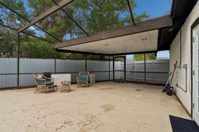 7403 SPRING COURT, Tampa, FL 33634